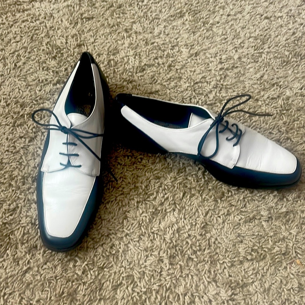 Black and white lace up sz 6 flats. Only worn once indoors.
